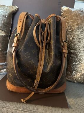 Louis Vuitton Authentic Vintage  NOE Large Bucket